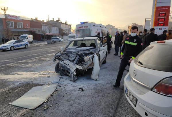 Li Tetwanê kamyonetek û otomobil qeza kirin: 1 mi,rî û 5 birîndar
