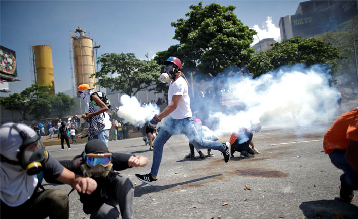 Amerîka li Venezuelayê naskirina Guaido dewam dike