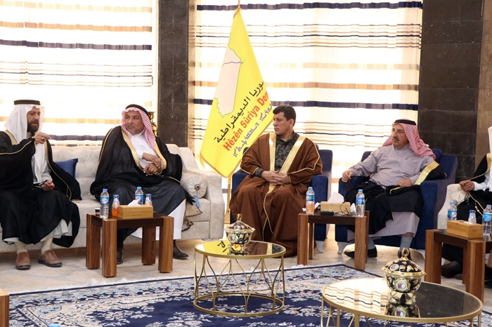 Mezlûm Ebdî li ser rewsa dawî bi rûspiyên Ereb re civiya: Em we pistrast dikin...