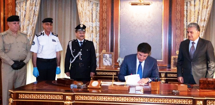 Nêçîrvan Barzanî fermana seroktiyê ya 3 payeyên bilind îmze kir