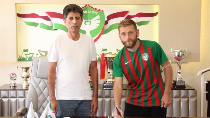 Amedsporê futbolîzekî din xist nav rengên xwe