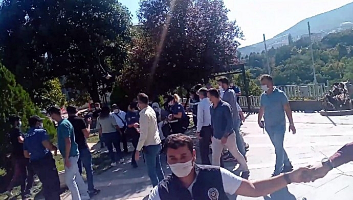 Dayik û xwiska Gulîstan Doku hatin binçavkirin