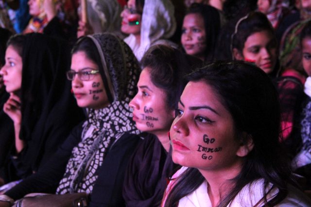 Serokwezîrê Pakîstanê daxwaza bidarvekirin an jî xesandinê bo zilamên destdirêjiya jinê dikin kir