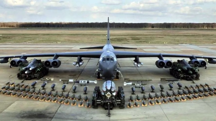 Amerîkayê balafirên stretejîk ên bombardimanê B-52 sandin Rojhilat Navîn