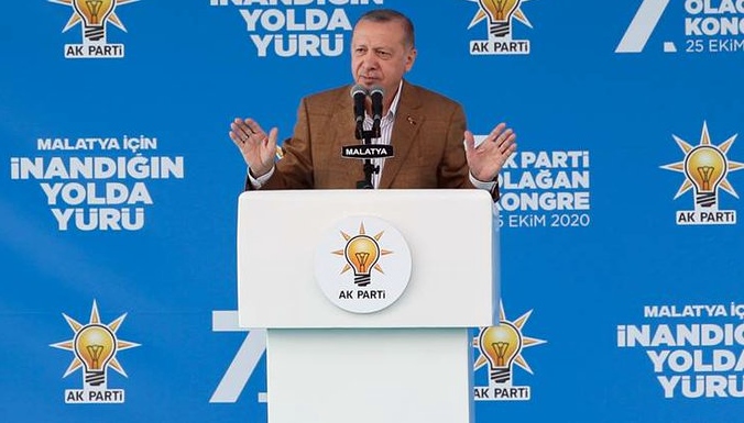 Erdogan bo Amerîkayê: 'Tu hay jê nînî bi kî re govendê digerînî!'