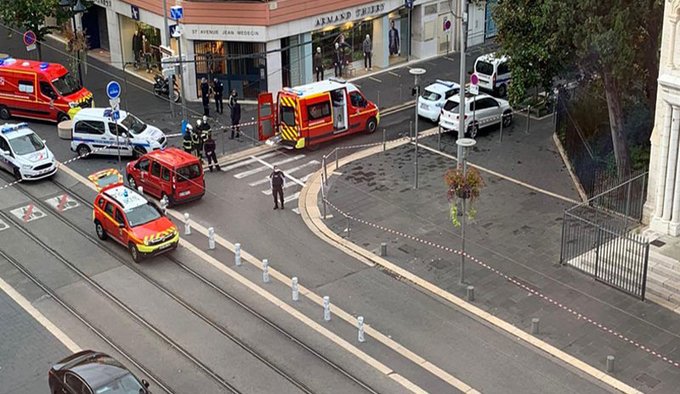 Li Fransayê bi dirusmên ‘Allahu Ekber’ êrîs kirin: 3 kustî hene, jinek hatiye serjêkirin
