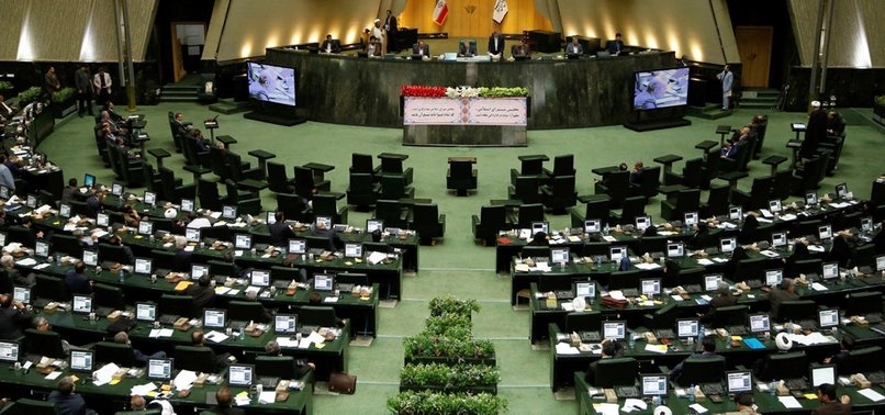 Parlamentoya Îranê biryara darvekirinê ji bo xwepêsandêran da
