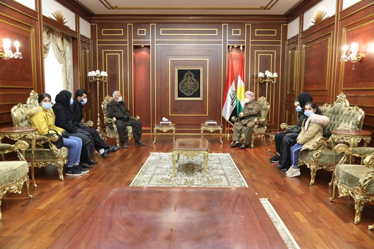 Serok Barzanî pêswazî li malbata Pêsmergeyê bi neheqî hat sehidkirin kir