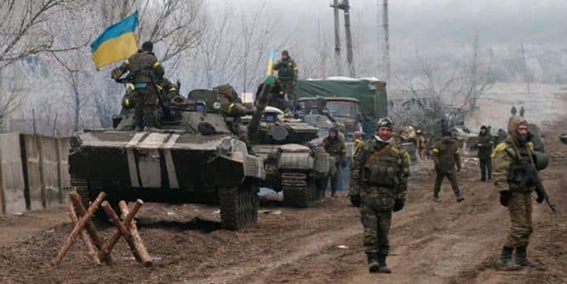 Li Donbas a Ûkraynayê Rûsya 4 leskerên Ûkraynayê kust