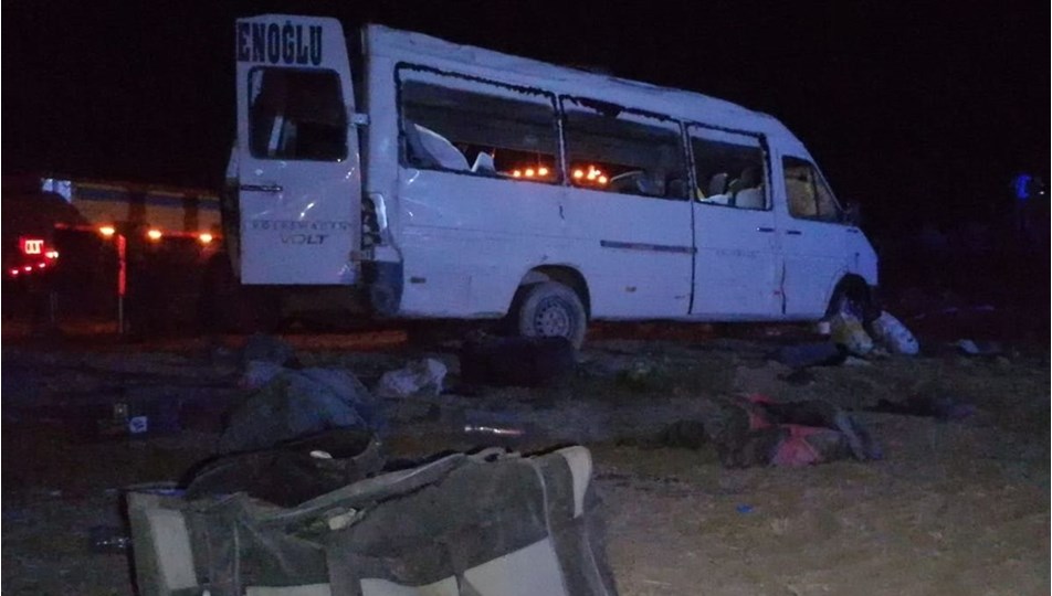 Minîbusa karkerên demsalî yên Rihayî wergeriya: Kesekî can da