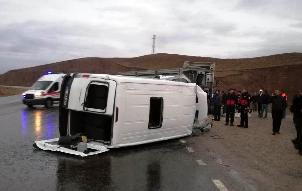 Li navça Özalp a Wanê qeza çêbû: 2 birîndar
