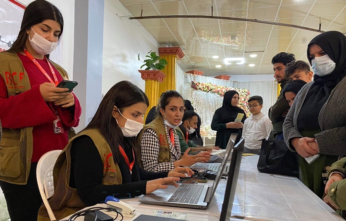 Dezgeha Xêrxwazî ya Barzanî li Helebce alîkarîya pere gihand 159 zarokên sêwî