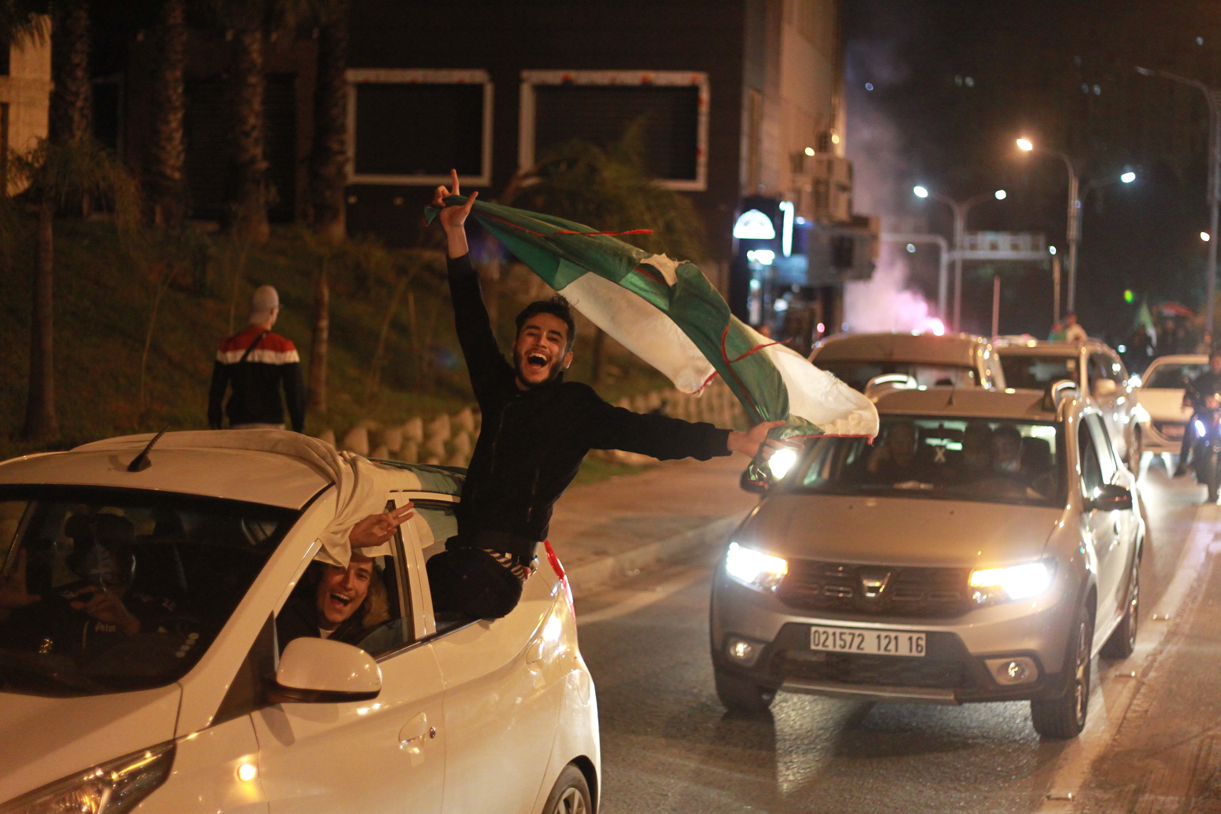 Di pîrozbahiyên sampiyoniyê de 2 mirin, 40 jî birîndar bûn