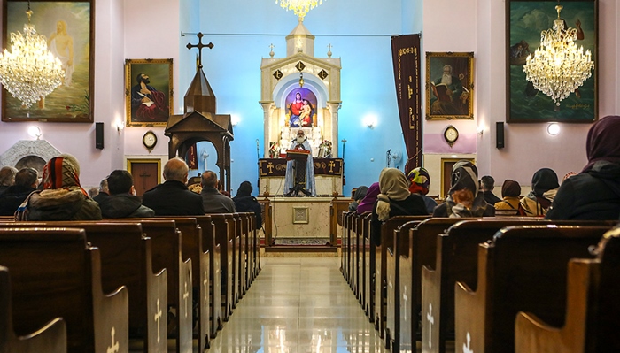 Civata Xirîstiyanên Îranê: Rejîm bi azaran û tawanbariyên bêbingeh me neçarî koçberiyê dike