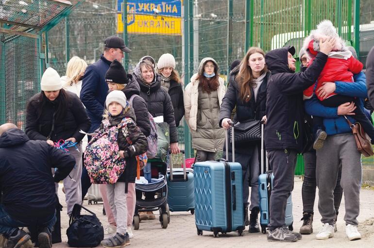 Romanya: Ji 167,600î zêdetir Ukraynî derbasî Romanyayê bûn