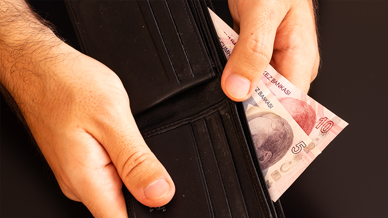 Li Tirkiyê sînorê birçîbûnê ji 4 hezar û 300 lîreyan derbas kir