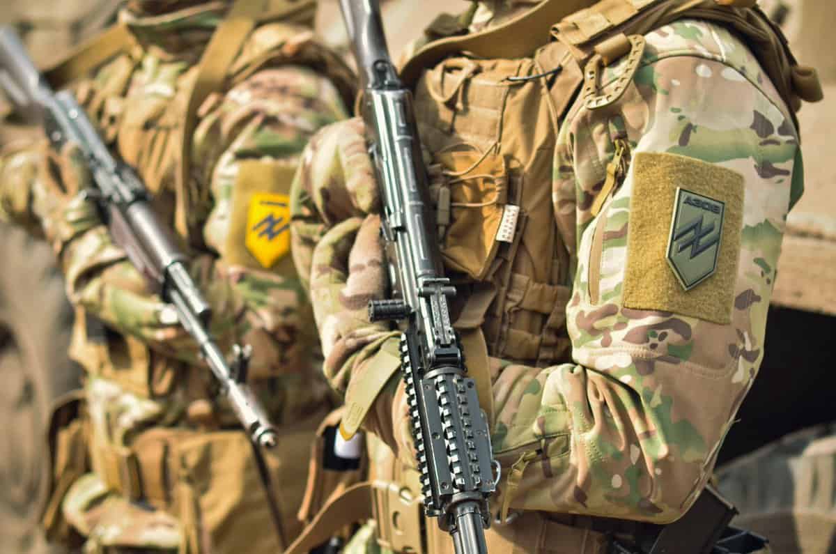 Tabûra Azovê li Mariupolê leskerên Rûsyayê xist kemînê