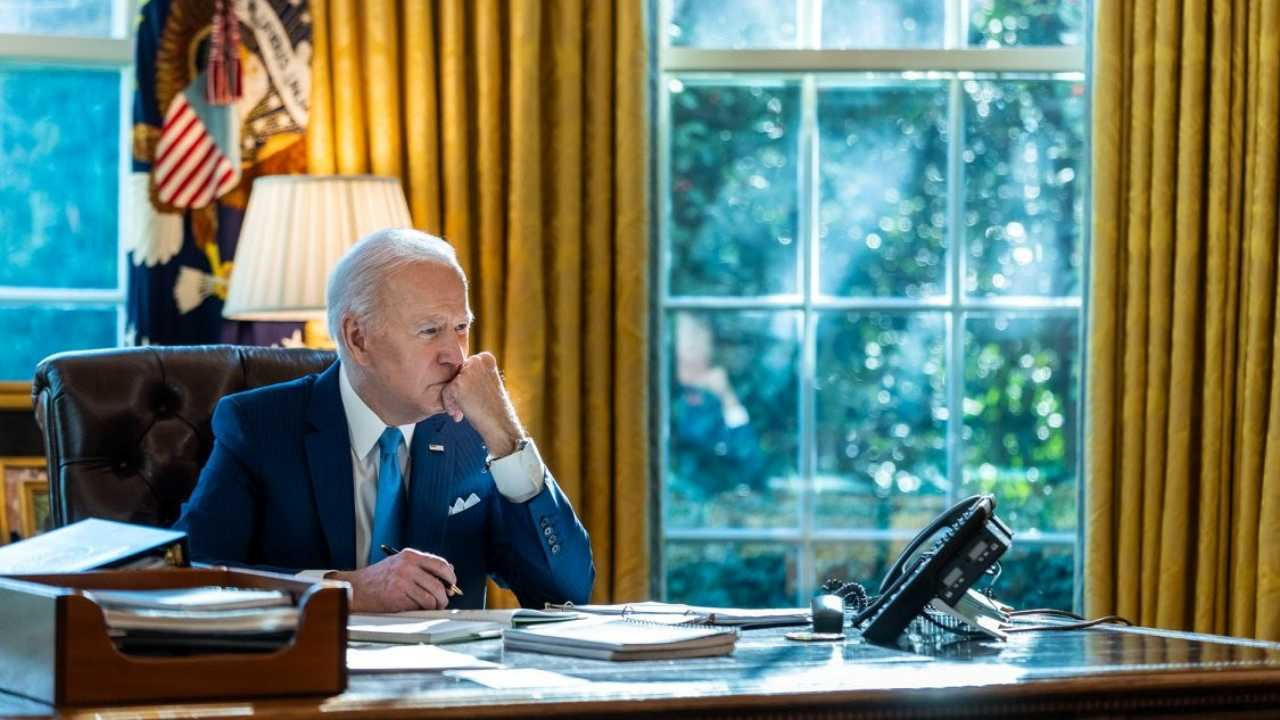 Biden bi lîderên dinyayê re li ser Ûkraynayê axifî