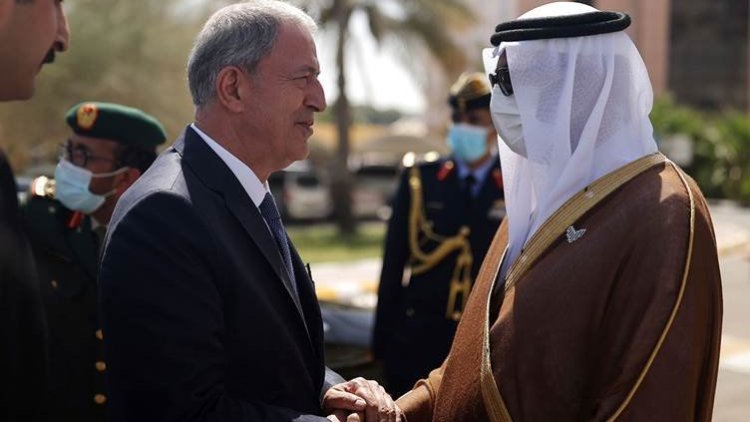 Hulusî Akar, li Îmaratê hegera operasyona li dijî Rojava dubare kir