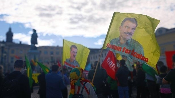 Li Brukselê civîna endamtiya Îsweçê dewam dikir, PKK jî li Îsweçê xwepêsandan dikir
