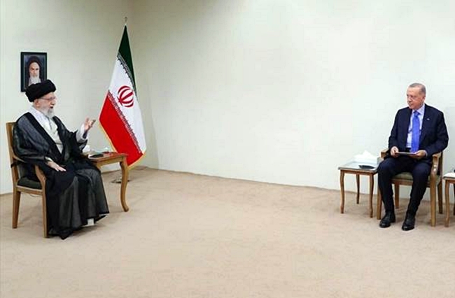 Xamaney bo Erdogan: Operasyoneke nû wê ziyanê bide Sûriye, Tirkiye û tevahiya herêmê