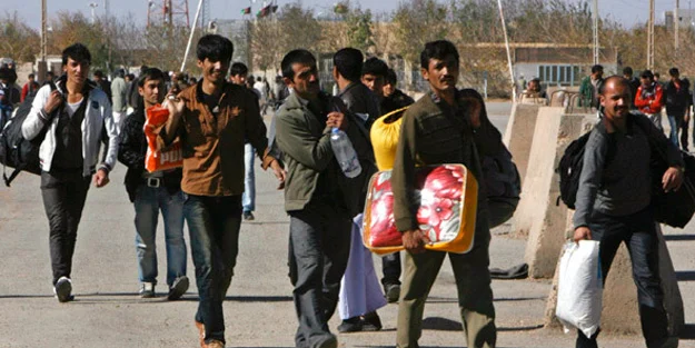 Îranê 1,6 milyon penaberên Afganî dersînor kir