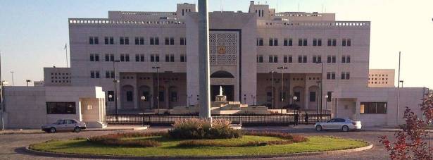 المرصد السوري: سماع إطلاق نار كثيف حول قصر الشعب بدمشق