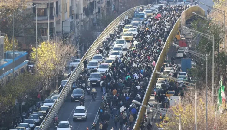 مقتل 16 شخصاً على الأقل في إيران خلال أسبوع من الاحتجاجات