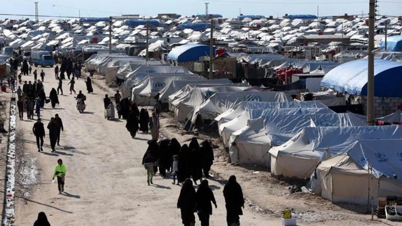 "رايتس ووتش": مصير 8500 من عوائل "داعش" مجهول عقب إغلاق دمشق لمخيم الهول