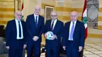 رئيس الوزراء اللبناني يلتقي رئيس الفيفا لمتابعة مشروع ملعب دولي