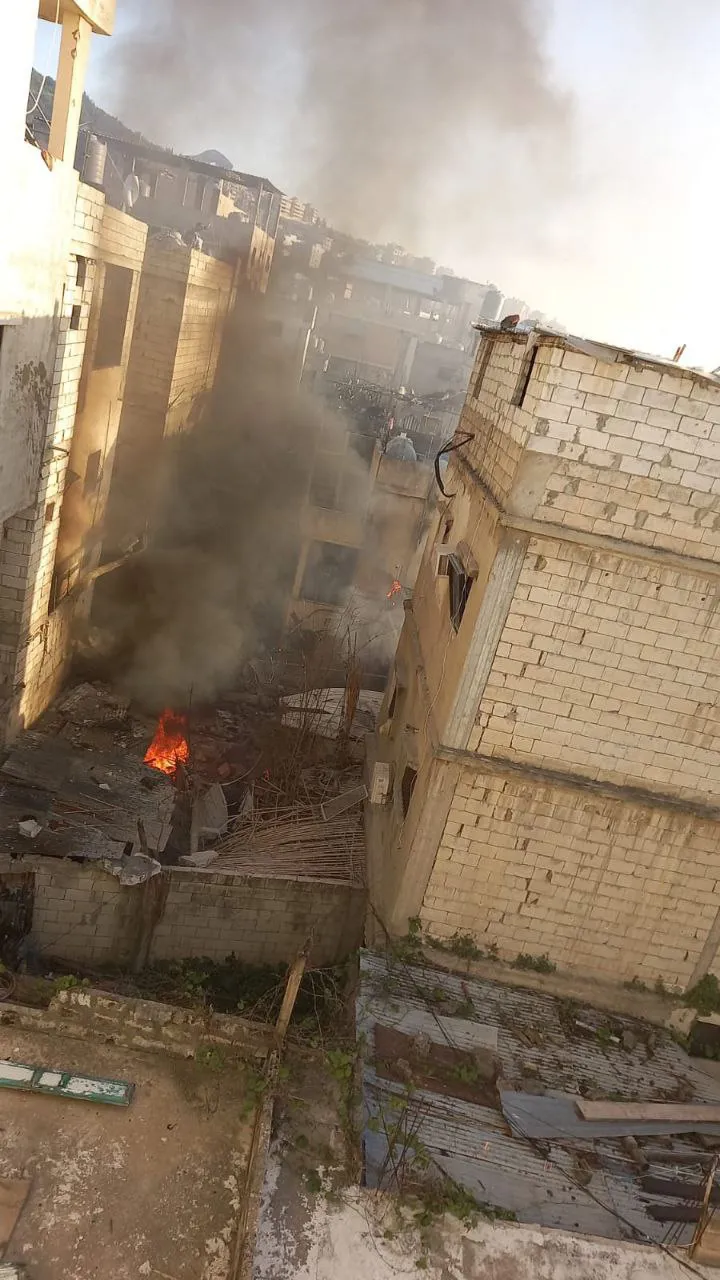 غارة تستهدف مخيّم عين الحلوة جنوب لبنان... الجيش الإسرائيلي: هاجمنا مقرًا تابعًا لـ حماس