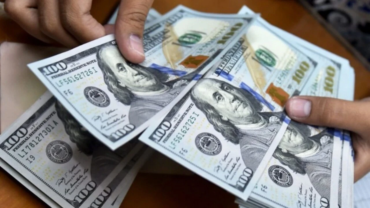 Dolardan tarihi rekor