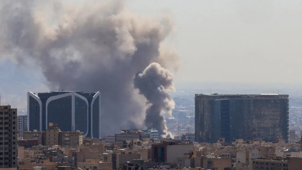 الجيش الإسرائيلي: تدمير نصف الترسانة الصاروخية الايرانية