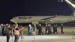 جثمان المرشد الإيراني السابق يصل إلى النجف لتشييعه