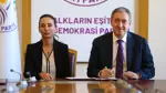 DEM Parti 'çerçeve yasa' kanun teklifini imzaladı