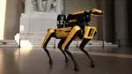 Plana nû ya DYAyê: Li dijî koçberan kûçikên robot